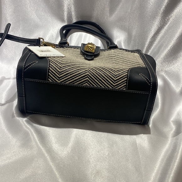 Calvin Klein black white chevron handbag NWT - Picture 3 of 11